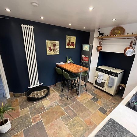 Wolf Hollow, Sleeps 4 Plus 2, Buxton Town Centre エクステリア 写真